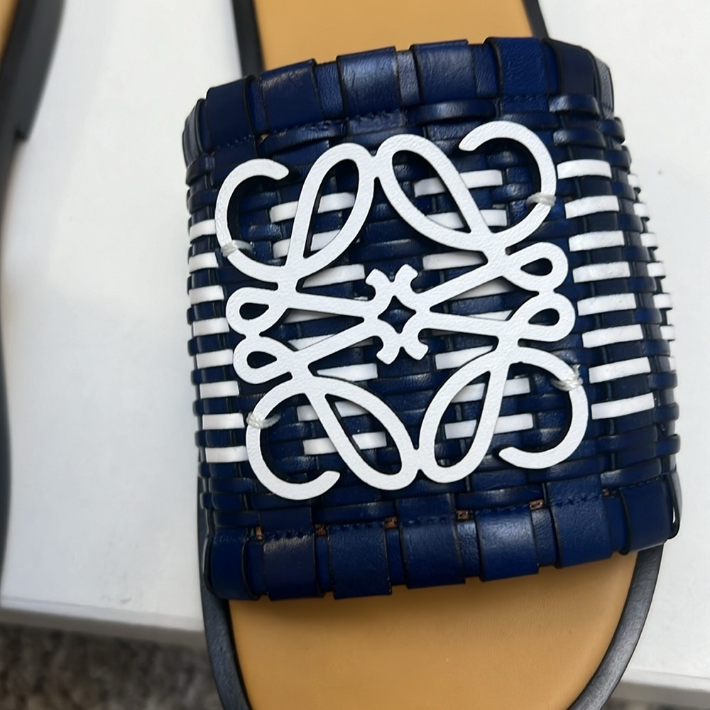 LOEWE
Anagram Bicolor Woven Flat Sandals - Picture 4 of 6